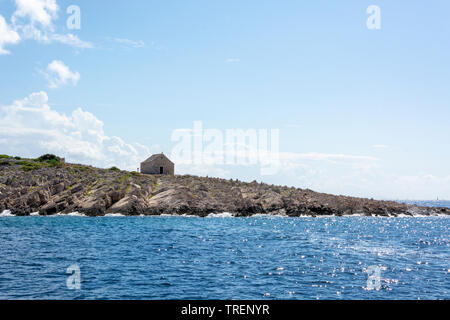 Alte Saint Ivan Kirche auf Punta Planka Halbinsel in der Nähe von Razanj und Rogoznica, Kroatien Stockfoto