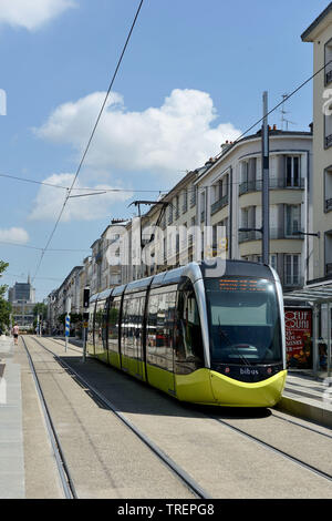 Brest (Bretagne, Frankreich): Straßenbahn in der Nähe des Goldenen Dreiecks, der sich im unteren Bereich des "Rue de Siam" Strasse Stockfoto