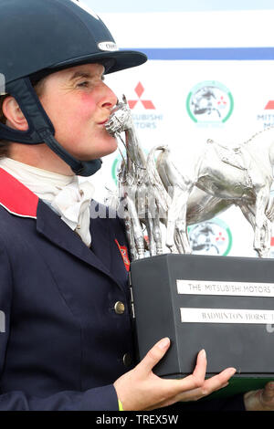 Sieger Piggy französische Küsse die Trophäe Badminton Horse Trials 2019 Stockfoto