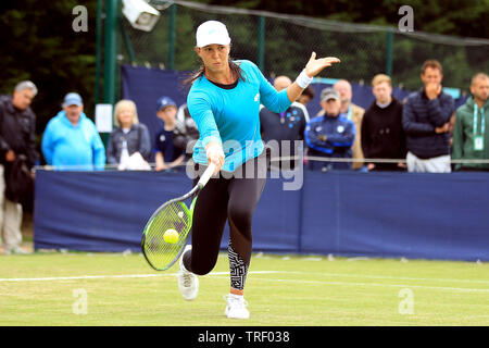 Surbiton, Großbritannien. 04 Juni, 2019. Vera Lapko von Belarus in Aktion gegen Jodie Anna Burrage von Großbritannien in die Damen Singles. Surbiton Trophy Tennis 2019, Tag zwei an die Surbiton Racket & Fitness Club in Surrey am Dienstag, den 4. Juni 2019. Dieses Bild dürfen nur für redaktionelle Zwecke verwendet werden. Redaktionelle Verwendung nur, pic von Steffan Bowen/Andrew Orchard sport Fotografie/Alamy Live news Credit: Andrew Orchard sport Fotografie/Alamy leben Nachrichten Stockfoto