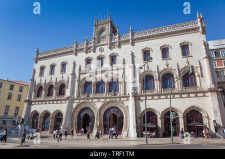 Portugal, Estredmadura, Lissabon, Baixa, reich verzierten Eingang zum Rossio-Bahnhof. Stockfoto