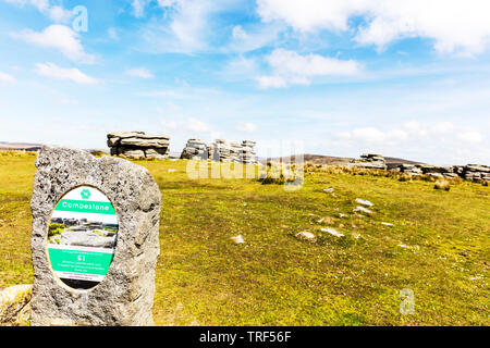 Combestone Tor Dartmoor Devon, UK, Combestone Tor, Granit Tor, Dartmoor, England, Combestone Tor unterzeichnen, Combestone Dartmoor, Devon, Dartmoor Dartmoor, Stockfoto