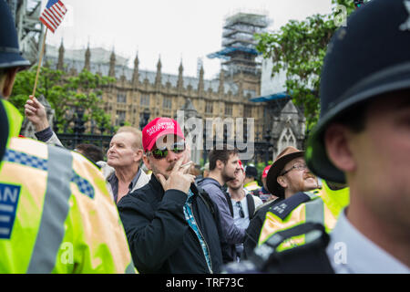 London England 4. Juni 2019 Pro-President Donald Trump Unterstützer aus den Häusern des Parlaments am zweiten Tag des US-Präsidenten und ersten Stockfoto