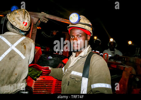 Johannesburg, Südafrika - 11. August 2008: U-Platin Palladium Bergbau und Maschinen Stockfoto