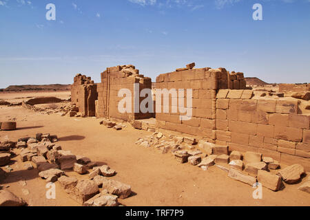 Königreich Kusch - die Ruinen des Tempels in der Wüste des Sudan Stockfoto