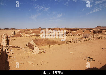 Königreich Kusch - die Ruinen des Tempels in der Wüste des Sudan Stockfoto