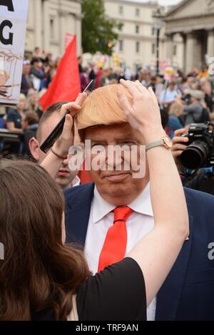 Donald Trump Imitator in London, am zweiten Tag des Besuches des Präsidenten der Vereinigten Staaten, Dienstag, 3. Juni 2019. Stockfoto