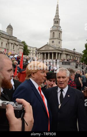 Donald Trump Imitator in London, am zweiten Tag des Besuches des Präsidenten der Vereinigten Staaten, Dienstag, 3. Juni 2019. Stockfoto