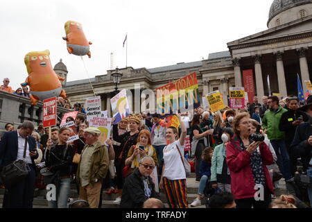 Protest in London, am zweiten Tag des Besuches des Präsidenten der Vereinigten Staaten von Amerika Donald Trump, Dienstag, 3. Juni 2019. Stockfoto
