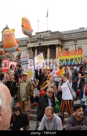 Protest in London, am zweiten Tag des Besuches des Präsidenten der Vereinigten Staaten von Amerika Donald Trump, Dienstag, 3. Juni 2019. Stockfoto