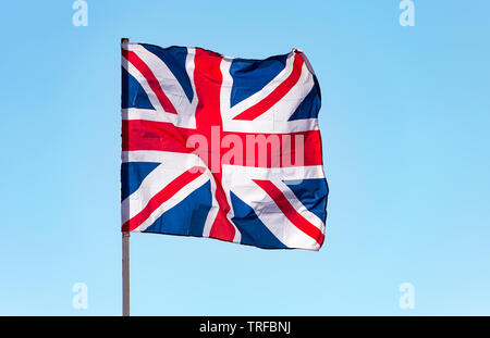 London, Großbritannien Flagge schwenkten gegen den blauen Himmel, die Britische Flagge Stockfoto