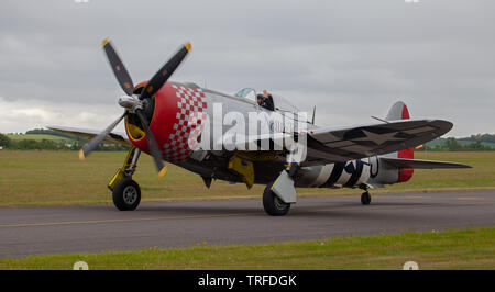 Republic P-47 D Thunderbolt F4-J Rollen in Duxford Flugplatz Stockfoto