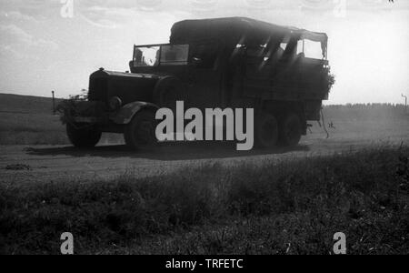 Wehrmacht Heer Lastkraftwagen Henschel Typ 33 - Bundeswehr Lkw Henschel 33 Stockfoto