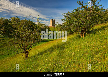 Broadway Tower steht auf Fisch Hügel im nördlichen Cotswolds, und ist eine lokale Anzeigen Point ebenso wie eine mittelalterliche Burg Torheit. Stockfoto