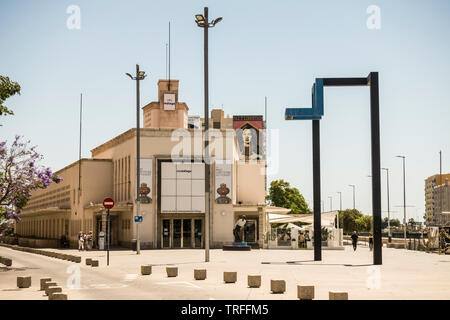 Fassade des Malaga Museum für zeitgenössische Kunst, Centro de Arte Contemporáneo, Soho, Andalusien, Spanien. Stockfoto