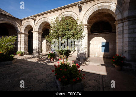 Innenhof im Kloster von Santa Catalina de Siena auch als Kloster Santa Catalina im historischen Zentrum von Arequipa, Peru Stockfoto