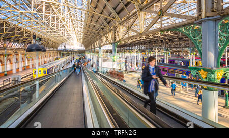 Manchester, Großbritannien - 18 Mai 2018: Manchester Piccadilly ist der wichtigste Bahnhof in Manchester Gastgeber Fernverkehr Intercity- und Cross-Country-se Stockfoto