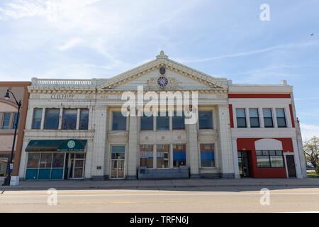 Benton Harbor, Michigan, USA - Mai 4, 2019: Alte Gebäude an der West Main Street Stockfoto