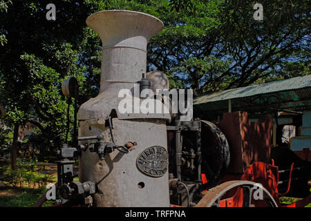 01.November 2009 Mysore Railway Museum. Outdoor Ausstellung von historischen indischen Zügen in die Bahn Museum, Mysore, Karnataka, Indien Stockfoto