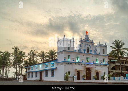 Ein Blick auf die St. Anna Kirche in Agonda Beach, Indien. Stockfoto
