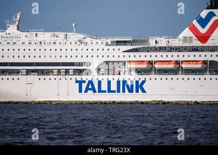 DAUGAVGRIVA, Lettland. 1. Juni 2019. Die Firma Fähre TALLINK Romantika in der Nähe der Mole geht in Stockholm, Schweden. Stockfoto