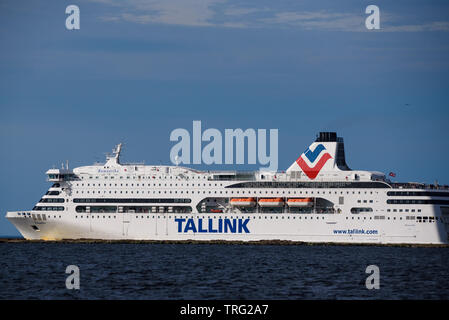 DAUGAVGRIVA, Lettland. 1. Juni 2019. Die Firma Fähre TALLINK Romantika in der Nähe der Mole geht in Stockholm, Schweden. Stockfoto