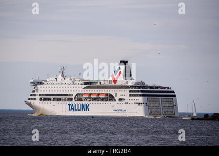 DAUGAVGRIVA, Lettland. 1. Juni 2019. Die Firma Fähre TALLINK Romantika in der Nähe der Mole geht in Stockholm, Schweden. Stockfoto