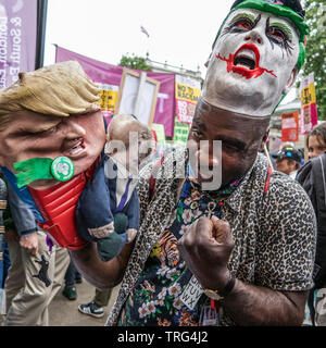 London, Großbritannien. 4. Juni, 2019. Tausende protestieren in London gegen uns Präsident Donald Trumps Staatsbesuch in Großbritannien Stockfoto