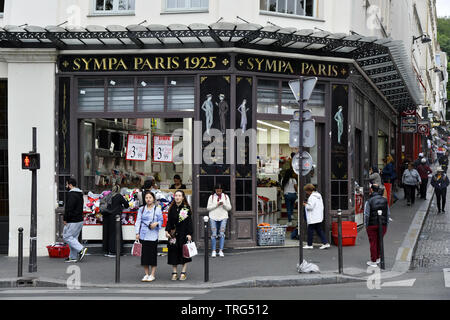 Sympa Discounter - Montmartre - Paris - Frankreich Stockfoto