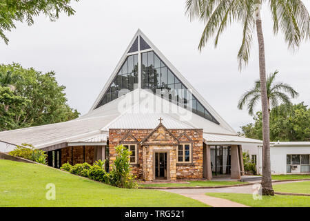 Die modernen Linien der Christ Church Cathedral in Darwin, Australien, an einem sonnigen Tag Stockfoto