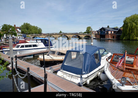 Vergnügen Boote auf der Themse bei Henley in Oxfordshire Stockfoto