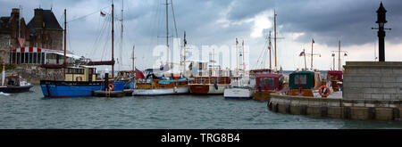 D Tag, kleine Schiffe, Dünkirchen, Royal Yacht Squadron, Marina, Cowes, Isle of Wight, England, Vereinigtes Königreich, Stockfoto