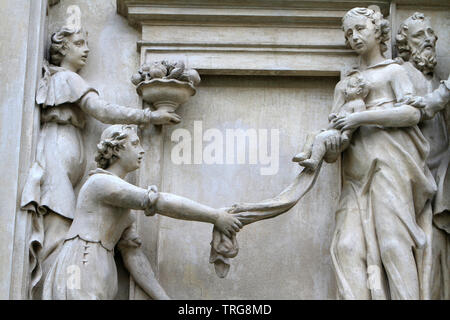 Scène de l'Ancien Testament et de la Vie de la Vierge. La Maison de la Vierge. Réplique de la Maison Sainte. Eglise Notre-Dame de Lorette. Prag. Stockfoto