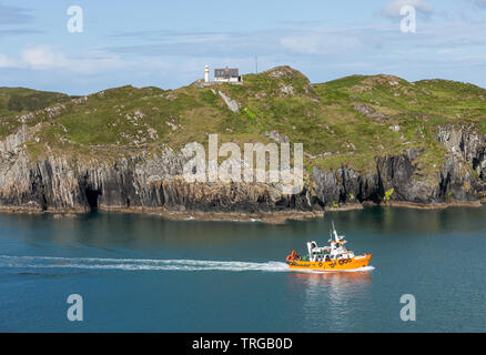 Baltimore, Cork, Irland. 05 Juni, 2019. Fähre Dun ein Óir II der Leuchtturm auf Sherkin Island, nachdem Sie am frühen Morgen kurze Reise von Cape Clear nach Baltimore, Co Cork, Irland. Quelle: David Creedon/Alamy leben Nachrichten Stockfoto