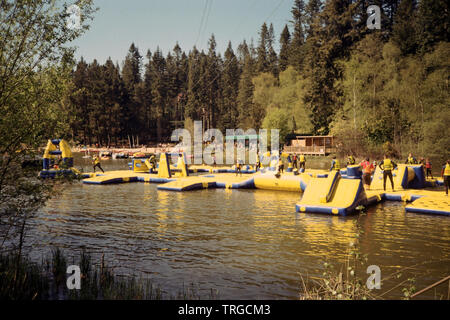 Floating angriff, Center Parcs Longleat, Wiltshire, England, Vereinigtes Königreich. Stockfoto