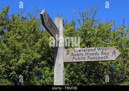 Cleveland Art Wegweiser in der Nähe von boggle Loch, Robin Hood's Bay, Borough von Scarborough, North Yorkshire, England, Großbritannien, USA, UK, Europa Stockfoto