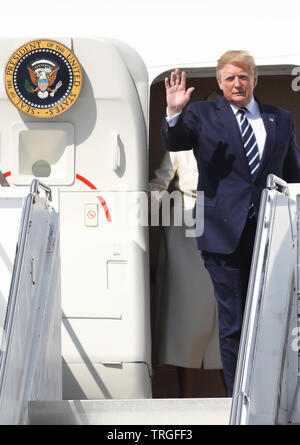 Flughafen Shannon, Irland. 05 Juni, 2019. 5/6/2019. Präsidenten der Vereinigten Staaten von Amerika Donald Trump Besuche Irland. Abgebildet ist der Präsident der Vereinigten Staaten, Herr Donald Trump und die erste Dame Melania cominthe Schritt der Airforce One, Flughafen Shannon, Irland anreisen. Foto: Lea Farrell/RollingNews Credit: RollingNews.ie/Alamy leben Nachrichten Stockfoto