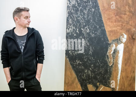 Portrait von Serhij Zhadan, den berühmtesten Ukraine zeitgenössische Schriftsteller und Dichter, im Nationalen Kunstmuseum der Ukraine Stockfoto