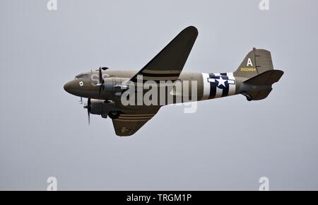 Eine Douglas C-47 Dakota durchführen an den 2019 Daks über der Normandie Airshow im Imperial War Museum, Duxford Stockfoto