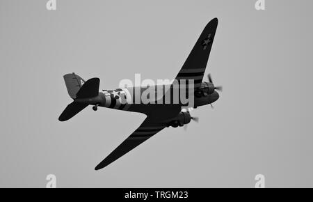 Eine Douglas C-47 Dakota durchführen an den 2019 Daks über der Normandie Airshow im Imperial War Museum, Duxford Stockfoto