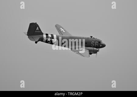 Eine Douglas C-47 Dakota durchführen an den 2019 Daks über der Normandie Airshow im Imperial War Museum, Duxford Stockfoto