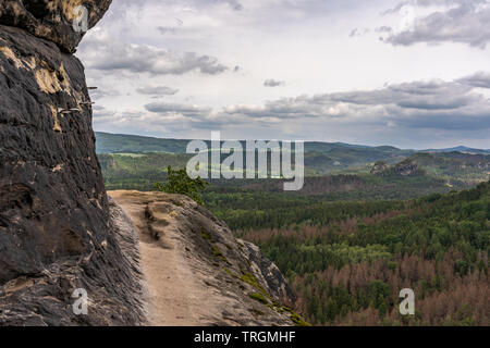 Wanderweg in der Sächsischen Schweiz zur idagrotte, Deutschland Stockfoto