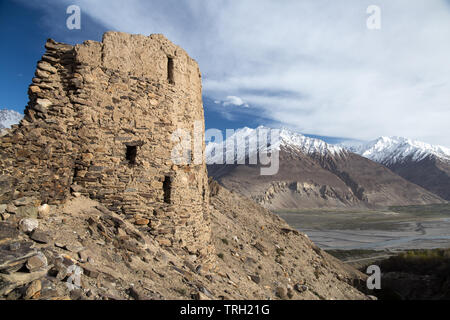 Die Ruinen von Yamchun, in der wakhan Korridor, haben in einem natürlichen Pass für die Karawanen, die die afghanischen und Tadschikischen landet mit China. Stockfoto