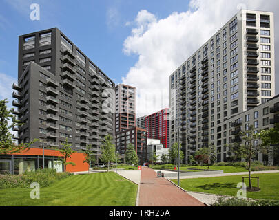 Stadt Insel Wohnentwicklung auf den Fluss Lea an Canning Town, London. Zeigt botanischen Square, Kent (links) und Grantham Haus (rechts) Stockfoto