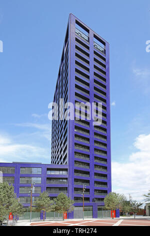 Stadt Insel, eine große Wohnanlage innerhalb einer Schleife des Flusses Lea an Canning Town, London. Zeigt Hopewell Square und Bridgewater House. Stockfoto