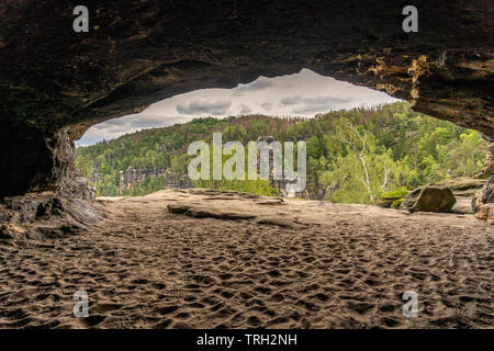 Wanderweg in der Sächsischen Schweiz zur idagrotte, Deutschland Stockfoto