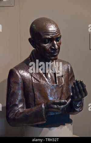 Bronzestatue von George Washington Carver in der Tuskegee Institut in Alabama Stockfoto
