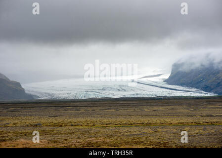 Schmelzende Gletscher Zunge des Fjallsjokull Gletscher Vatnajökull National Park, Island. Die globale Erwärmung, Klimawandel Konzept Stockfoto