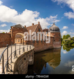 Gebäude und Wassergraben der berühmten Royal Renaissance Schloss Frederiksborg. Horsholm, Dänemark. Stockfoto