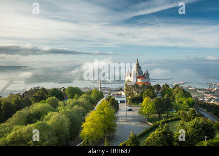 Santuário de Santa Luzia und der Küste, Viana do Costelo, Norte, Portugal Stockfoto